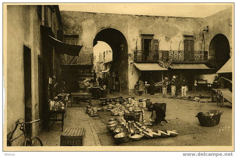NICE     (Alpes Maritimes)  -    Un Coin Du Vieux Marché    (1920-1930 Je Pense) - Markten, Feesten
