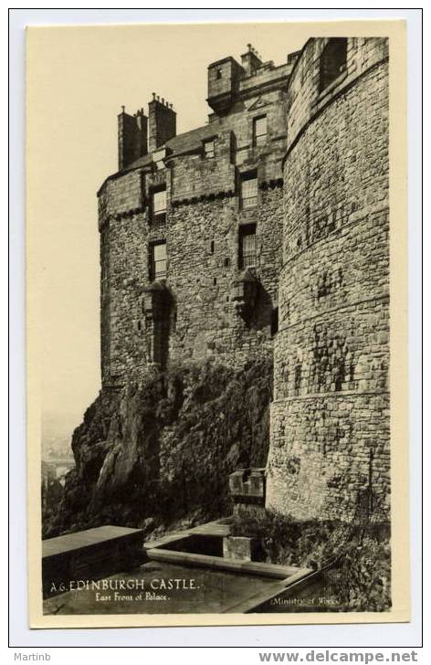 CPSM ECOSSE  EDINBURG Castle  East Front Of Palace  (ministry Of Work ) - Midlothian/ Edinburgh