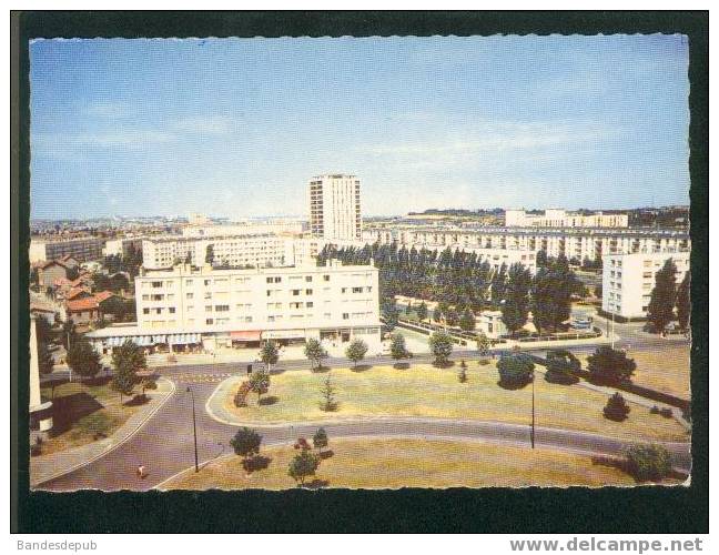 CPSM - Villejuif - Les Lozaits ( Cité HLM Grands Ensembles H.L.M. éd. RAYMON Voyagé En 1966) - Villejuif