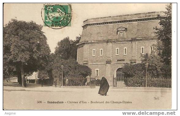 Chateau D Eau - Ref No 17- Issoudun - Chateau D Eau - Boulevard Des Champs Elysees  - Bon Etat - Water Towers & Wind Turbines