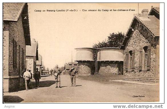 Chateau D Eau - Ref No 01- Camp Du Bourg Lastic -une Avenue Du Camp Et Les Chateaux D Eau  - Bon Etat - Invasi D'acqua & Impianti Eolici