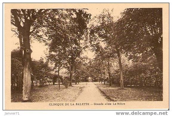 La  Salette : Clinique  ( Grande Allée Le Nôtre) - La Salette