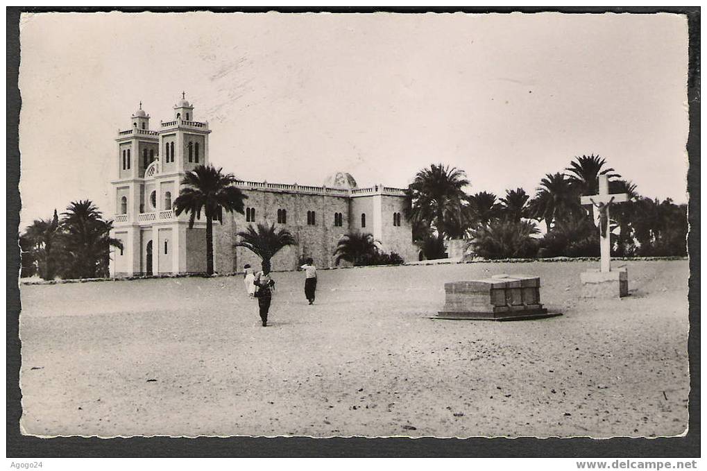 CPSM  ALGERIE   El Golea  Tombeau Du Père De Foucault  Cathédrale Saint Joseph - Autres & Non Classés