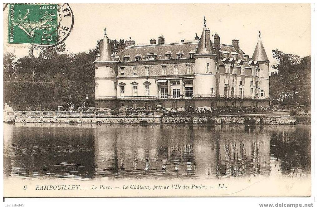 RAMBOUILLET N° 6 - LE PARC LE CHATEAU PRIS DE L ILE DES POULES - Rambouillet (Schloß)