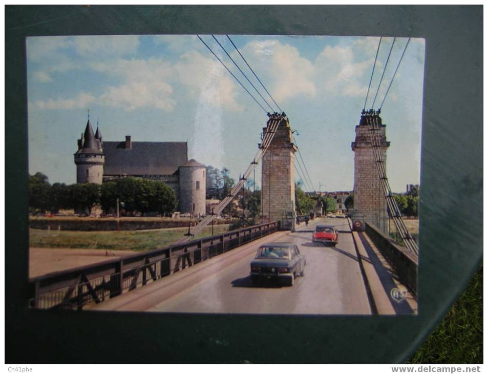 SULLY SUR LOIRE LE PONT ET LE CHATEAU ET VOITURES ANNEE 1960/1970 - Sully Sur Loire