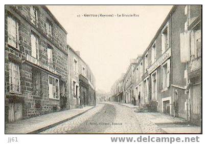 Gorron Cpa La Grande Rue Café Des Messageries Foumond Menard - Gorron