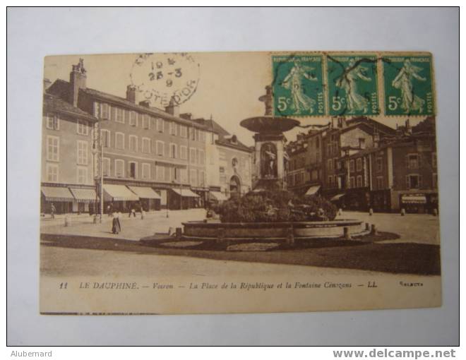 VOIRON .Place De La République. - Voiron