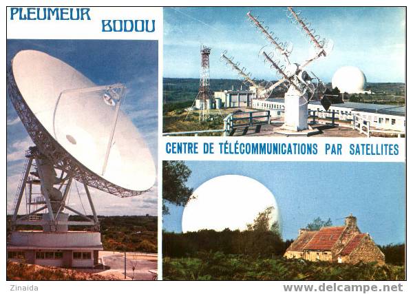 CARTE POSTALE DE PLEMEUR BODOU- LE CENTRE DE TELECOMMUNICATIONS PAR SATELLITES - L ANTENNE P.B. 4 - LE COMMAND TRACKER - Pleumeur-Bodou