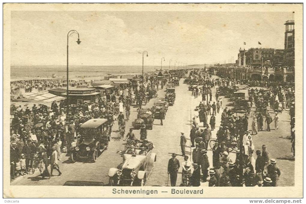 Scheveningen - Boulevard + Oude Auto's - Scheveningen