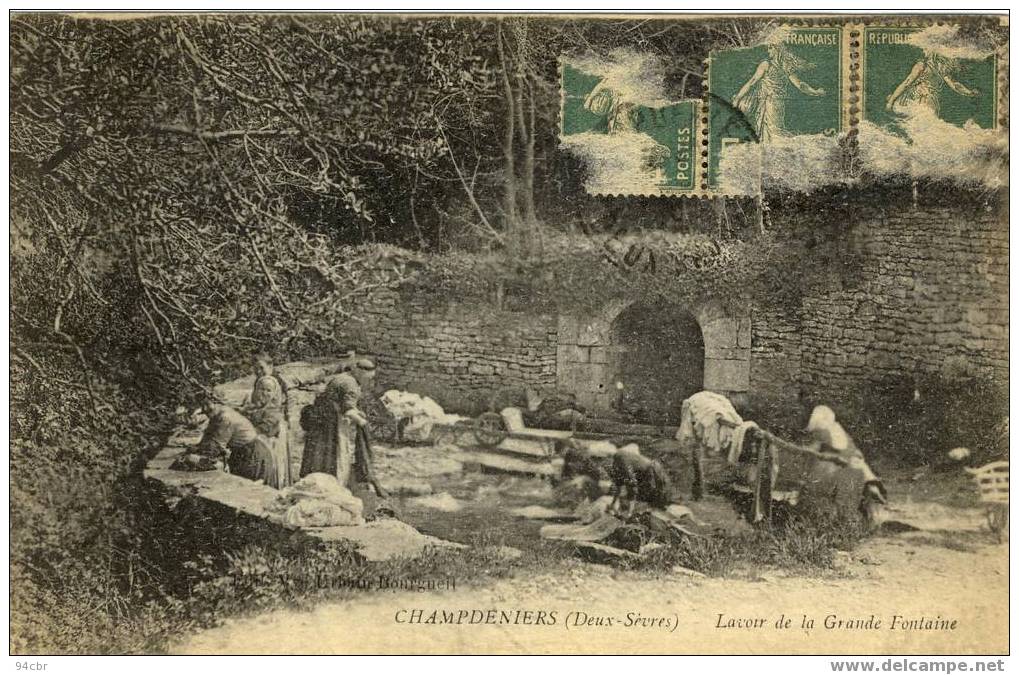 CPA (79)    Champdeniers Lavoir De La Grande Fontaine - Champdeniers Saint Denis