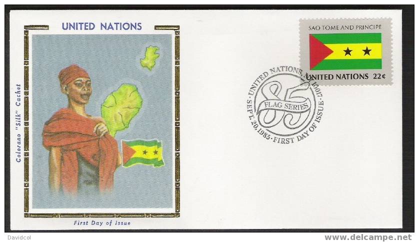 S866.-. 1985 .-. U.N. / O.N.U - SILK COVER- SAO TOME AND PRINCIPE // SAN TOME Y PRINCIPE  FLAG- BEAUTIFUL COVER. - Enveloppes