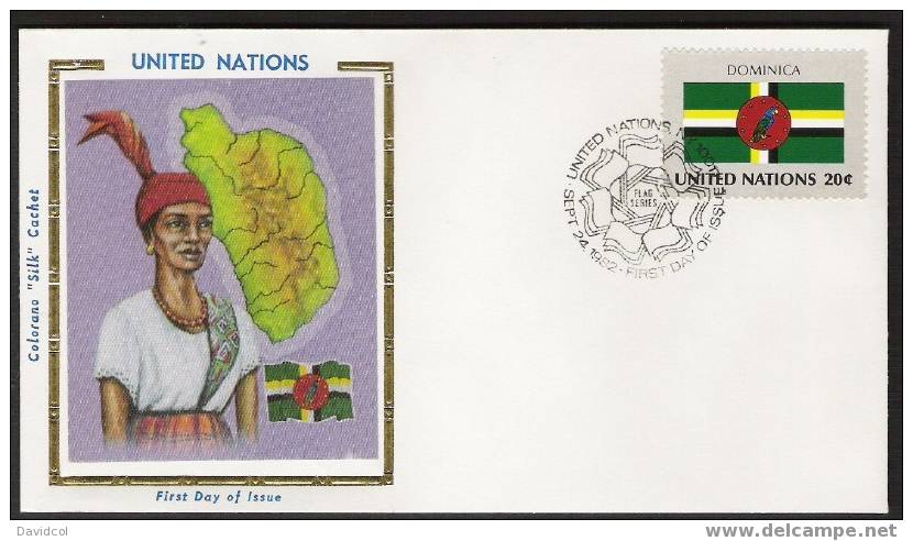 S868.-. 1982 .-. U.N. / O.N.U - SILK COVER-  DOMINICA  // DOMINICA   FLAG- BEAUTIFUL COVER. - Briefe