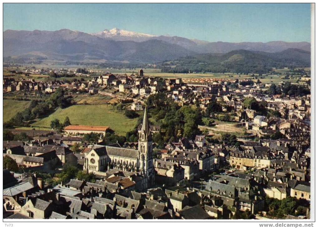 Cpb 689 - OLORON Sainte MARIE - Vue Générale Aérienne (64 - Pyrenees Atlantiques) - Oloron Sainte Marie
