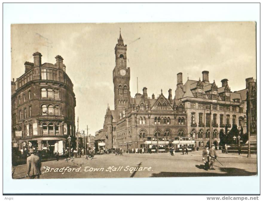 CPA---ANGLETERRE----BRADFORD----COWN HALL SQUARE----TRAMWAY - Bradford