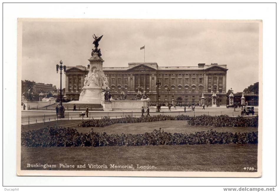 ROYAUME UNI BUCKINGHAM PALACE AND VICTORIA MEMORIAL LONDON - Buckingham Palace