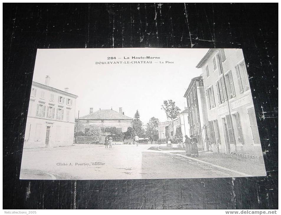 DOULEVANT-LE-CHATEAU - LA PLACE - 52 HAUTE MARNE - Carte Postale De France - Doulevant-le-Château