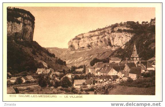 CARTE POSTALE DE BAUME LES MESSIEURS - LE VILLAGE - Baume-les-Messieurs