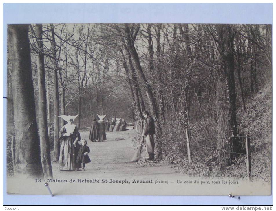 Arcueil - Maison De Retraite St Joseph - Un Coin Du Parc, Tous Les Jours - Arcueil