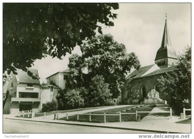 88. Cpsm. CONTREXEVILLE. L´Eglise. CAP 116 - Contrexeville