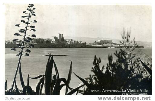 06 ANTIBES VIEILLE VILLE ET FORT CARRE GLACEE N ° 1832 - Antibes - Oude Stad