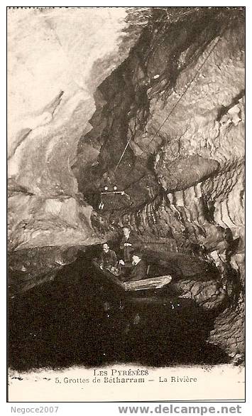 Grottes De Betharram Animée Avec Barque Belle Carte Des Années 1900(dentelée Sur Un Coté,carnet) - Lestelle-Bétharram