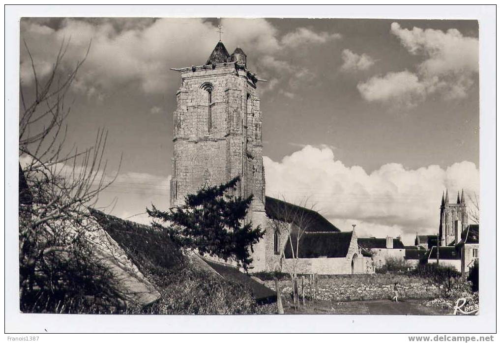 Réf 139 - CARHAIX - église Saint-Pierre De Plouguer (1959) - Carhaix-Plouguer