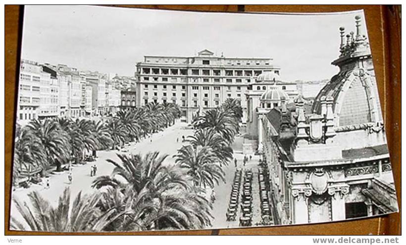 ANTIGUA FOTO POSTAL DE LA CORUÑA Nº 136 - PASEO DEL RELLENO Y HOTEL EMBAJADOR - ED. ARTIGOT - SIN CIRCULAR - La Coruña