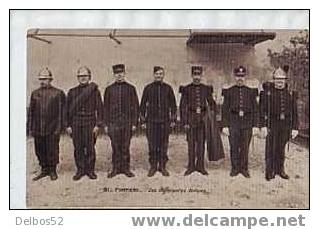 81 . Pompiers - Les Differentes Tenues - Brandweer