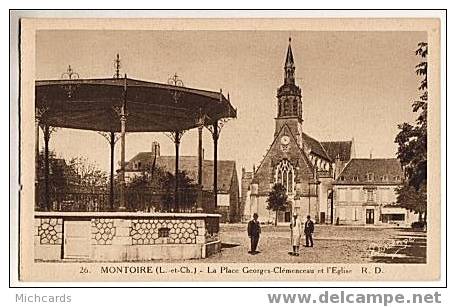 CPA 41 MONTOIRE - La Place Georges Clemenceau Et L Eglise - Montoire-sur-le-Loir