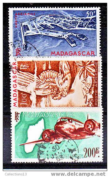 MADAGASCAR - PA63/64A Obli Cote 4,80 Euros Depart à 10% - Aéreo