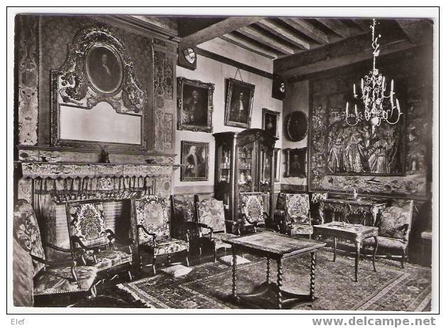 CASTELNAU-BRETENOUX (Lot )Le Chateau , Salle Dite"Louis XIV"; Fauteuil, Table, Tapisserie, Tableaux - Bretenoux