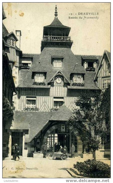 14 DEAUVILLE ENTREE DU NORMANDY AVEC MOTO ET SIDE CAR - Deauville