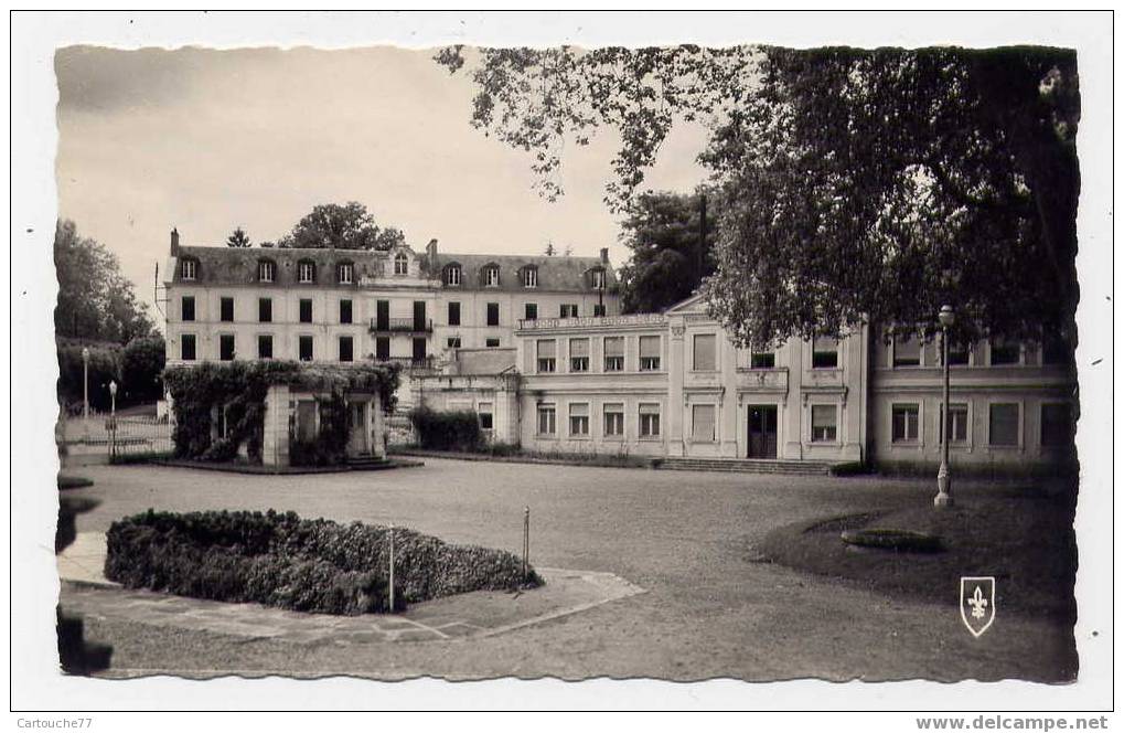 K7 - POUGUES-les-EAUX - L'établissement Thermal ( BELLE CARTE Semi-moderne) - Pougues Les Eaux