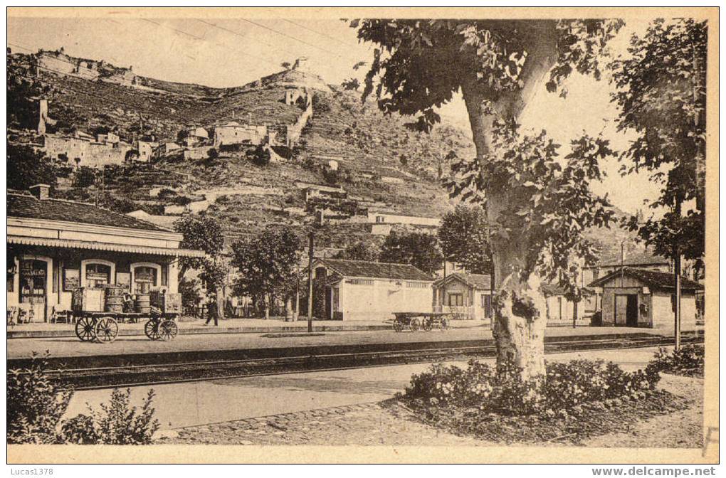 07 / LE TEIL / VUE DES RUINES DU VIEUX CHATEAU ET DE L INTERIEUR DE LA GARE / RARE + - Le Teil