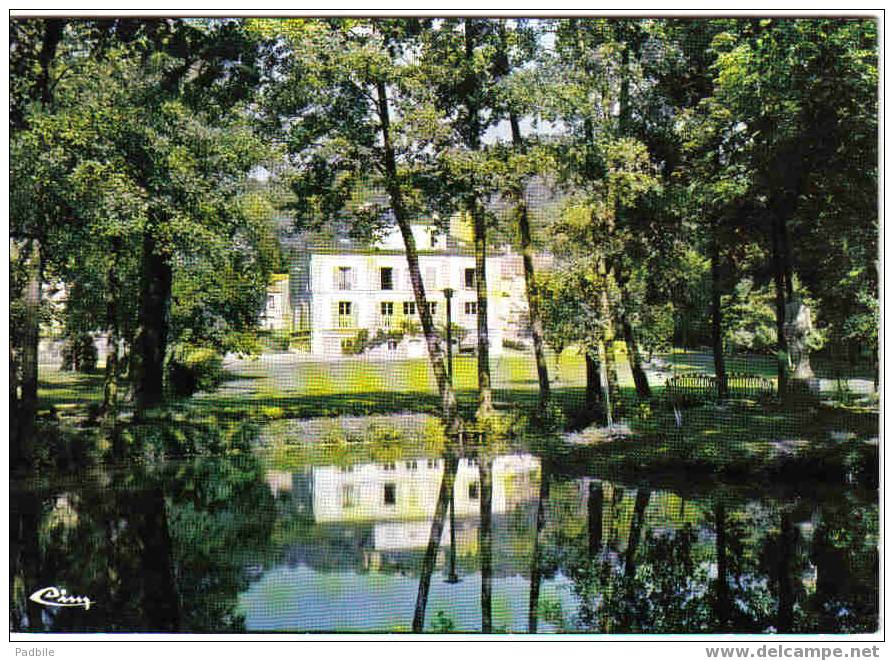 Carte Postale  91.  Gif-sur-Yvette  Le Parc Et Le Bassin - Gif Sur Yvette