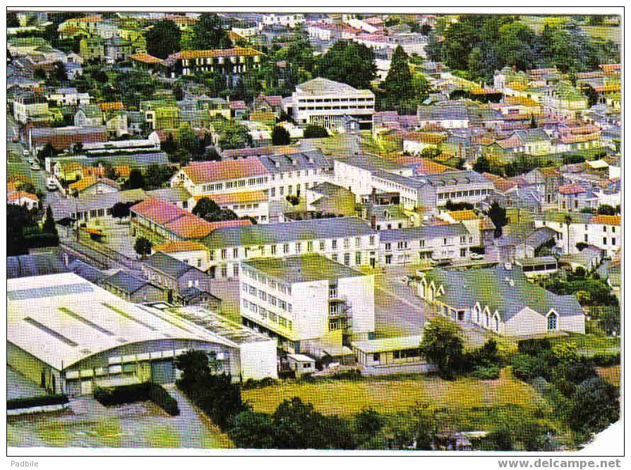 Carte Postale  85.  Chantonnay  Le Collège Privé St-Joseph Rue Gambetta - Chantonnay