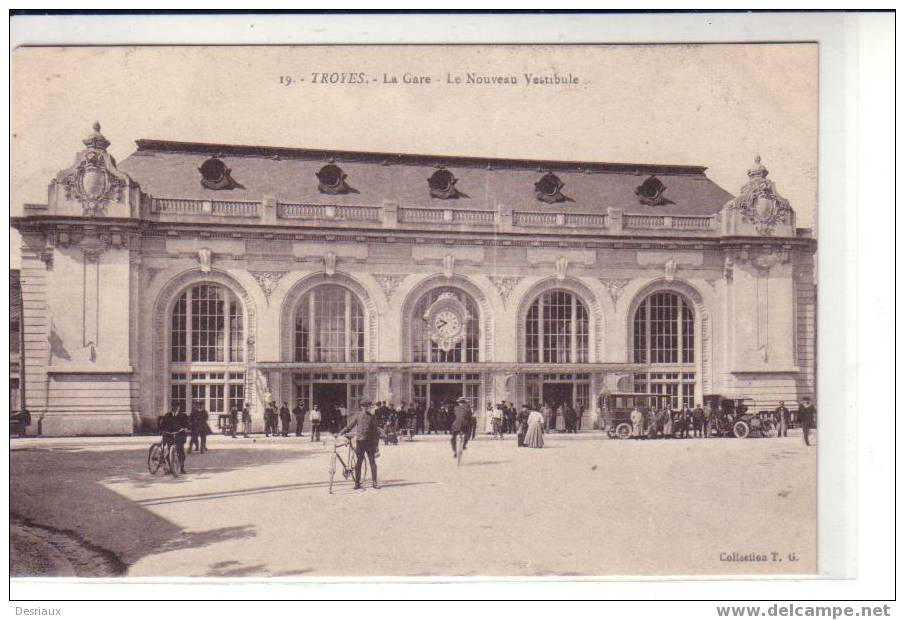 TROYES , LA GARE , LE NOUVEAU VESTIBULE , ANIMATION - Troyes