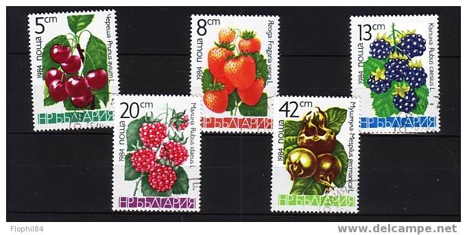 FRUITS- THEMATIKA - BULGARIE SERIE COMPLETE DE 5 TIMBRES - Fruits