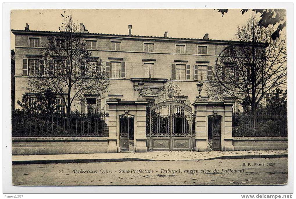 L6 - TREVOUX - Sous Préfecture - Tribunal Ancien Siège Du Parlement - Trévoux