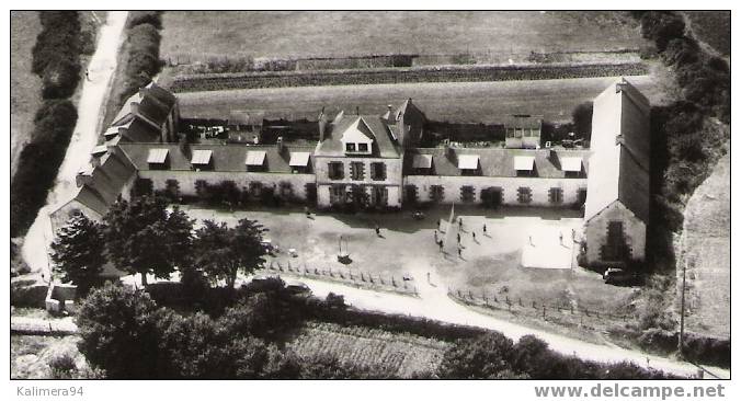 MORBIHAN  /  LA MAISON FAMILIALE DE SUSCINIO , Près De SARZEAU  ( Partie  De  VOLLEY-BALL ) - Volleybal