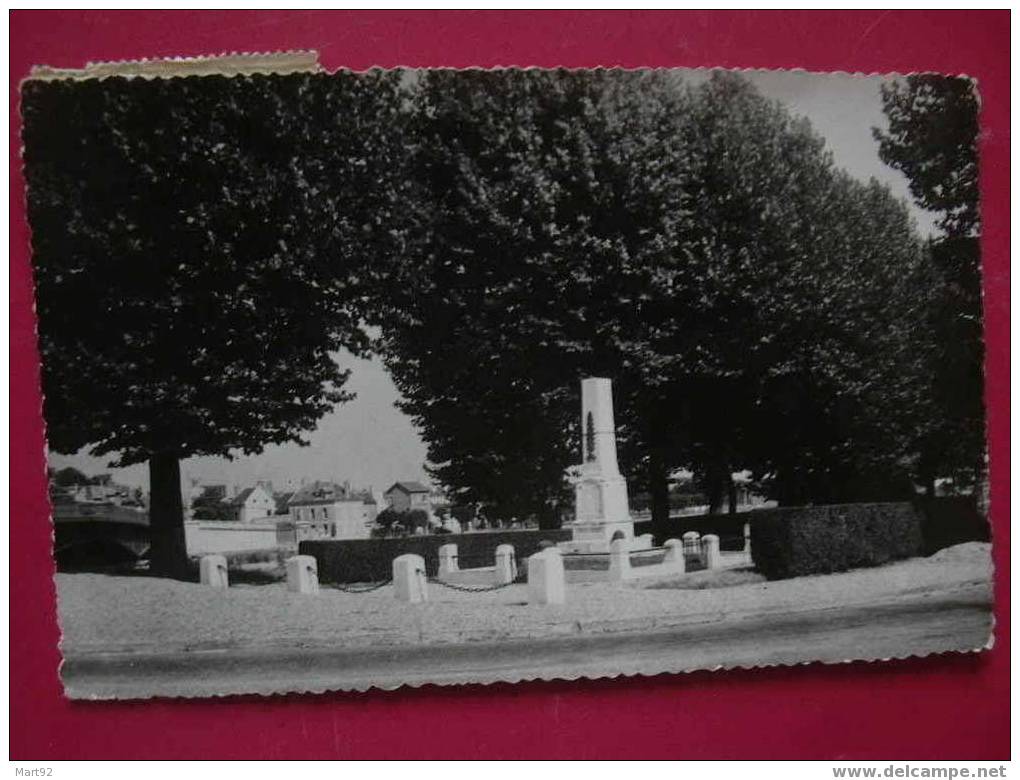 89 PONT SUR YONNE MONUMENT AUX MORTS - Pont Sur Yonne
