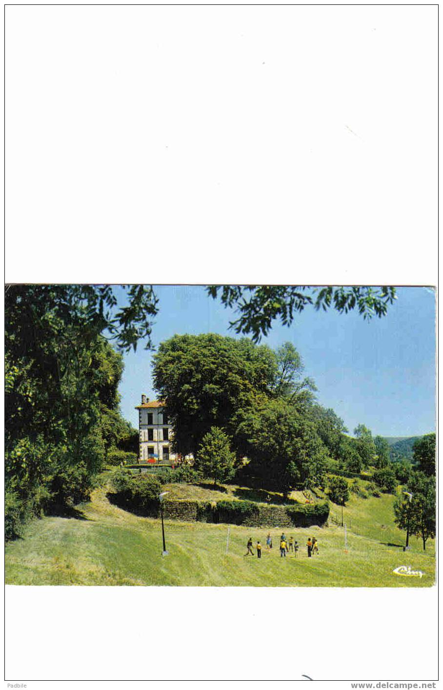 Carte Postale  15.  Laroquevieille  Match De Volley-Ball à La Colonie De Vacances Du Personnel De La Ville De Nantes - Andere & Zonder Classificatie