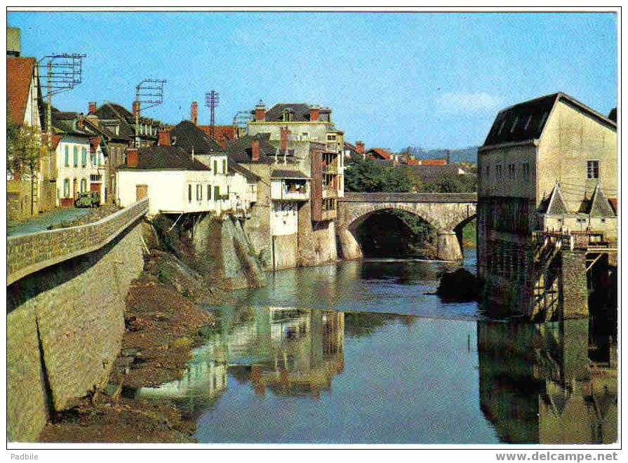 Carte Postale  64.  Mauléon-Soule  Vieilles Maisons Et Pont Sur Le Saison - Mauleon Licharre