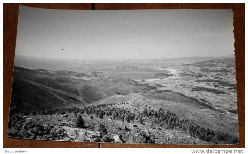 ANTIGUA FOTO POSTAL DE BAYONA (PONTEVEDRA) - 105 - PLAYA AMERICA Y VALLE DE MIÑOR - EDICIONES ARTIGOT - SIN CIRCULAR - Pontevedra