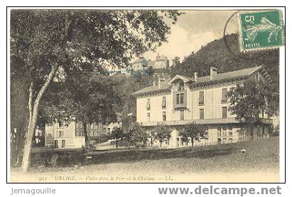 URIAGE 38 - Villas Dans Le Parc Et Le Château - 923 - 25.9.1908 - Uriage