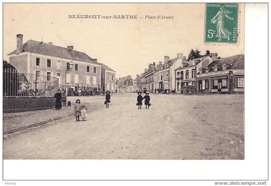 Beaumont Sur Sarthe : La Place D'Armes Animée - Beaumont Sur Sarthe