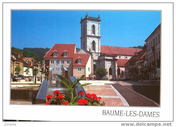 CARTE POSTALE DE BAUME LES DAMES - PLACE DU GENERALE DE GAULLE - Baume Les Dames