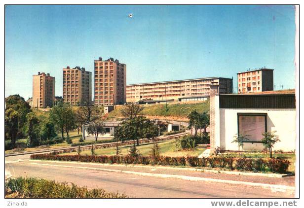 CARTE POSTALE DE MONTBELIARD - LE NOUVEAU LYCEE VU DE LA COMBE AUX BICHES - Montbéliard