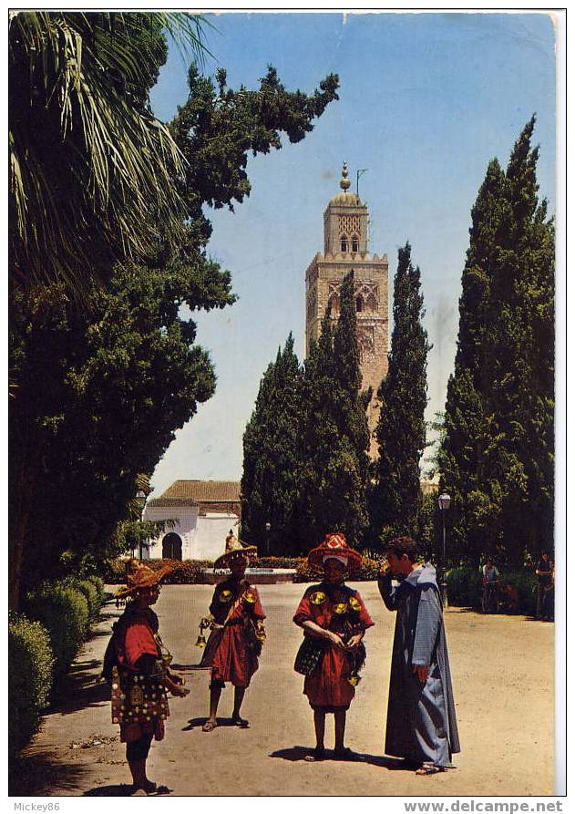 Maroc--MARRAKECH--env 1970-80- Vendeurs D'eau Près De La Koutoubia,cm N°M662 éd  Italcolor(belle Animation) - Marrakech