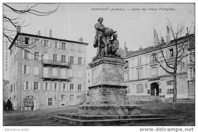 D07 - ANNONAY - PLACE ET STATUE DES FRERES MONGOLFIER - Annonay